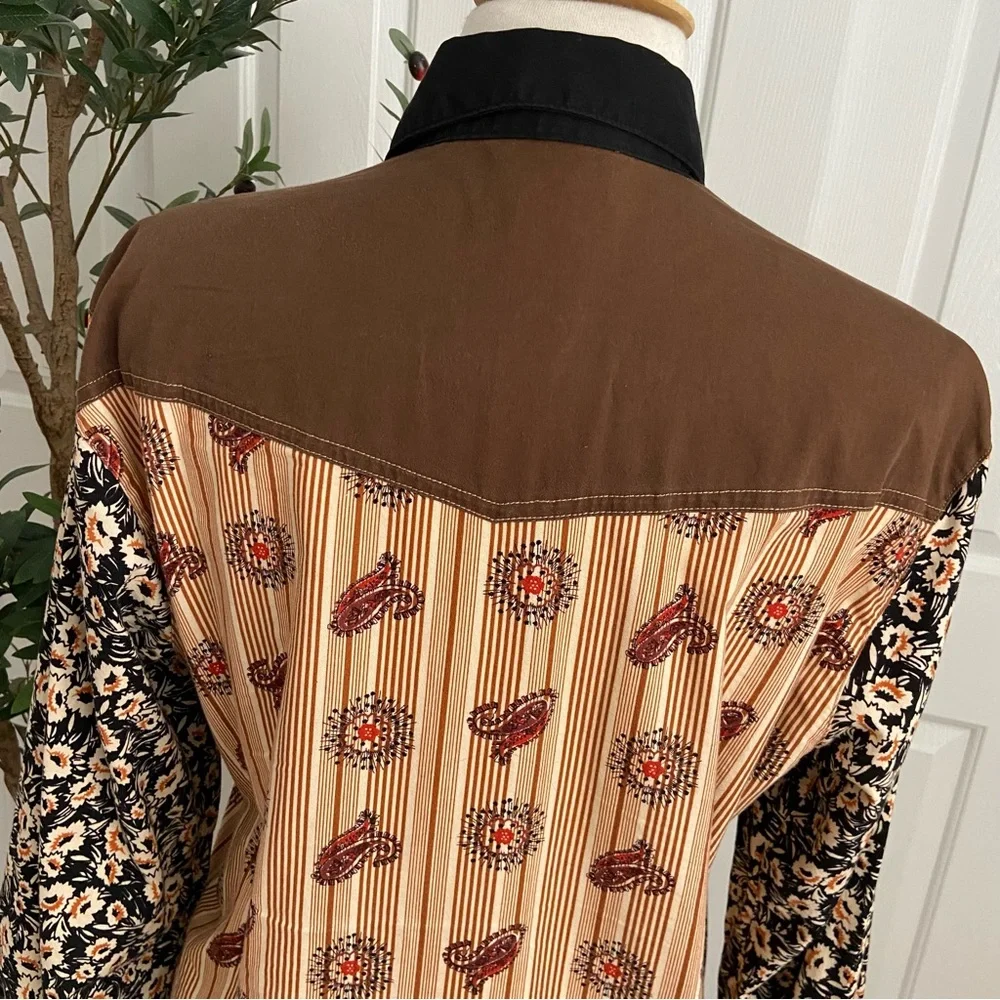 Wrangler Retro Multicolor Floral Metal Snap Shirt - Picture 10 of 14